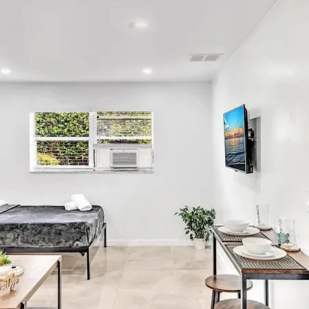 Hollywood Beach Boutique Vacation Studio Lb4